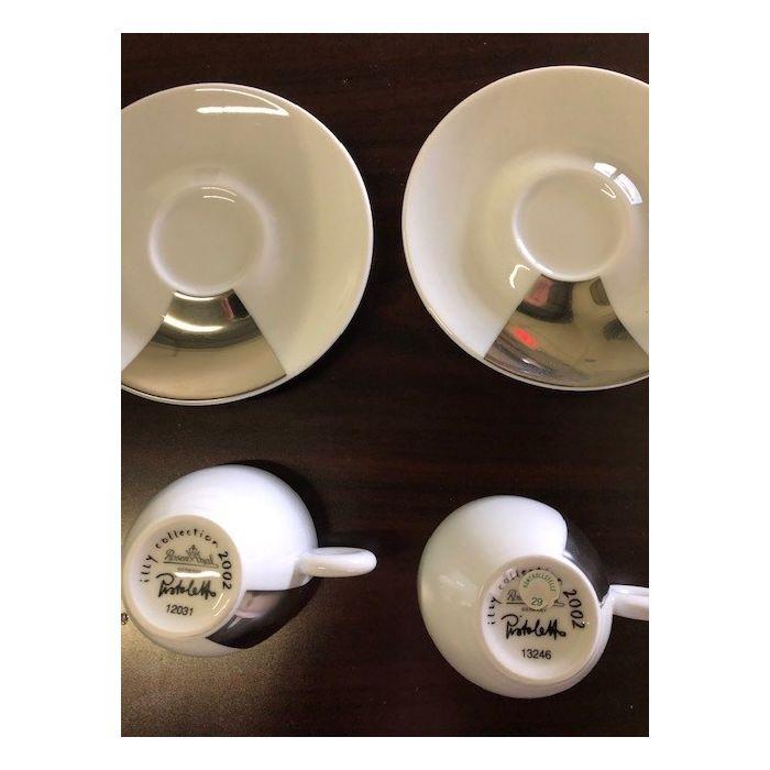 Pair of Collectible Illy Espresso Cups, Italian Classic illy White